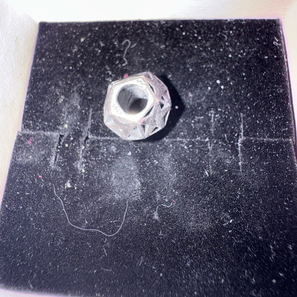 Elegant Silver Geometric Charm Star bead by Trollbeads - Picture 4 of 4